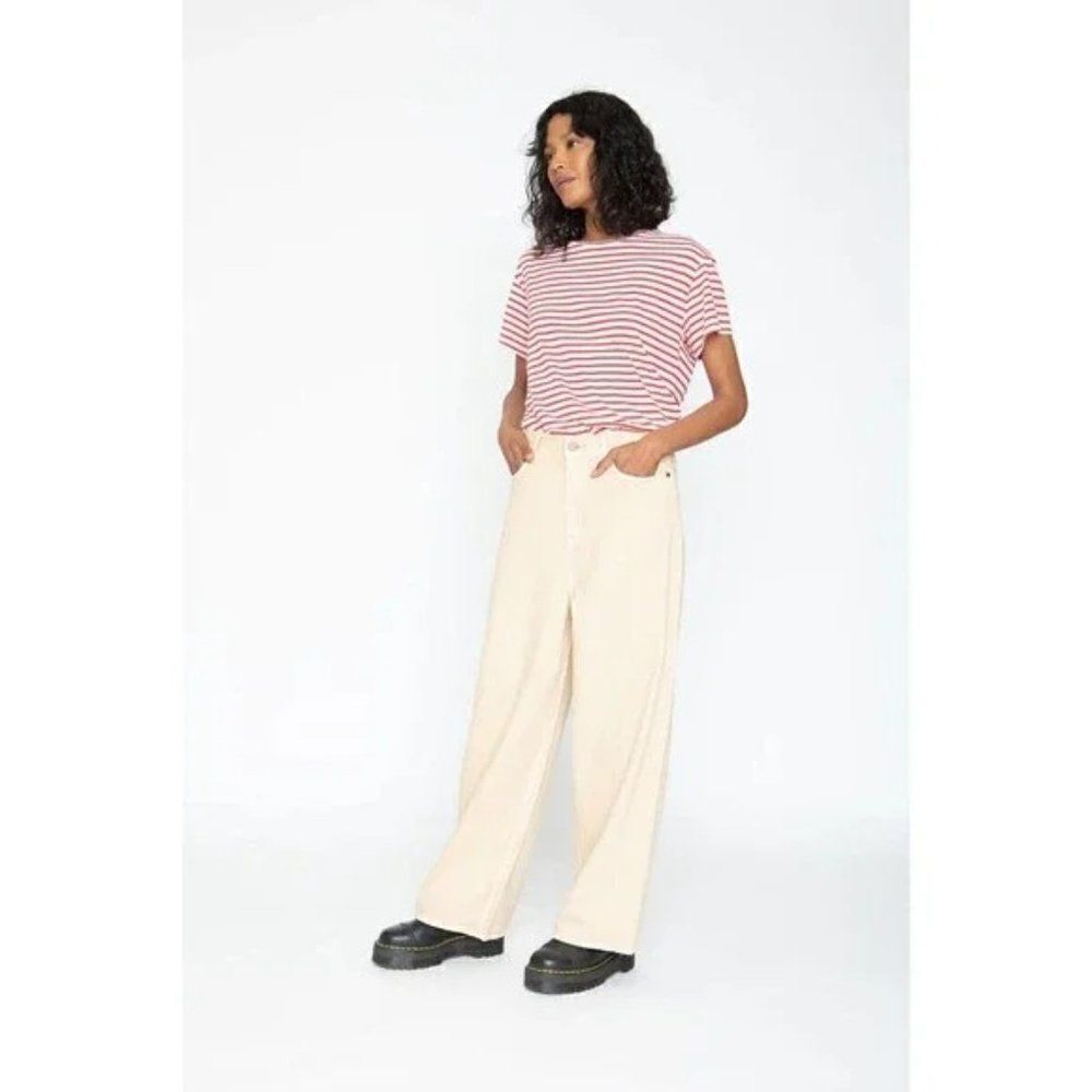 NEW! Free People X Sandrine Rose: Relaxed Wide Curve Leg Jeans - size 26